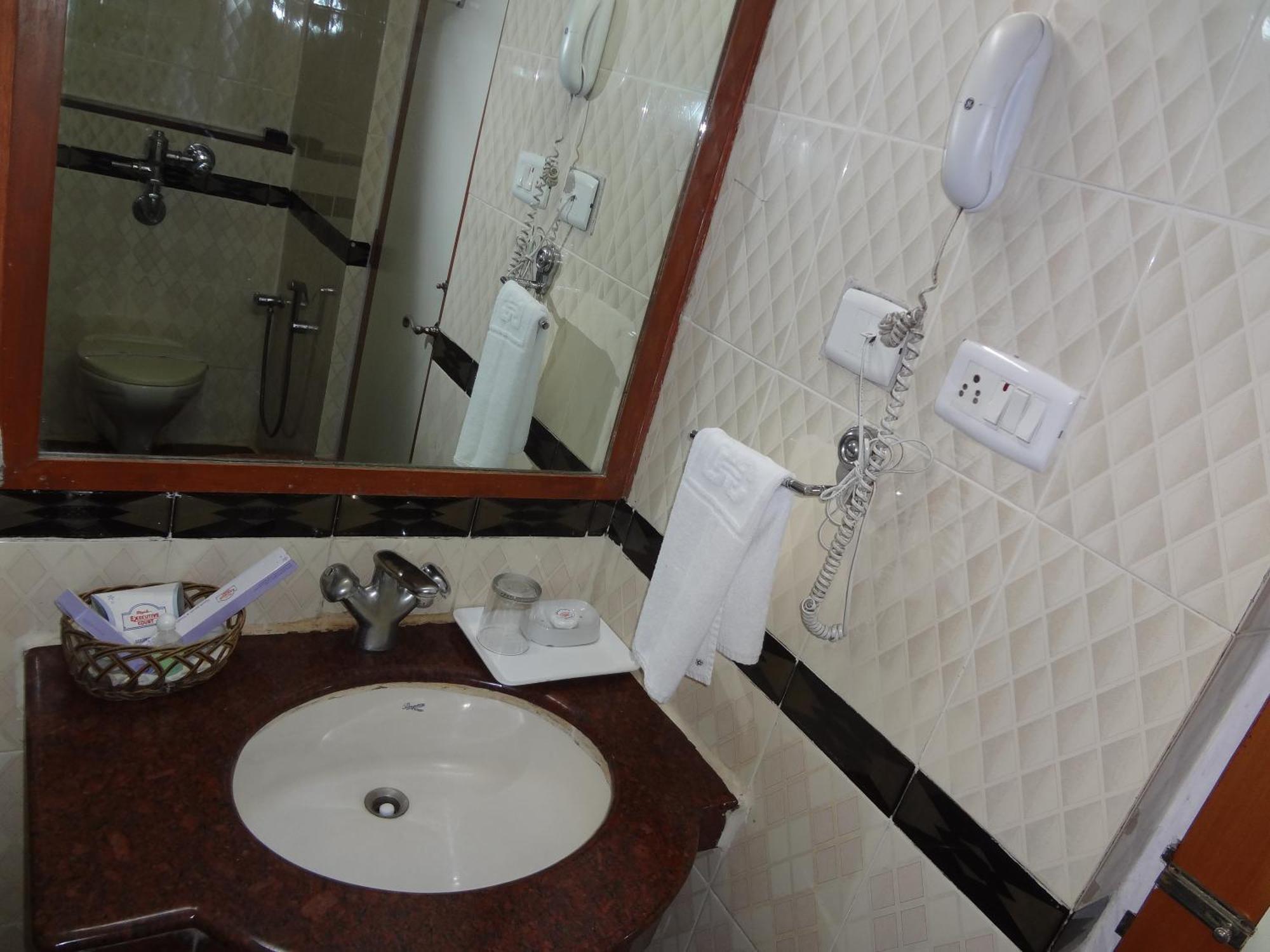 Daspalla Executive Court Visakhapatnam Dış mekan fotoğraf